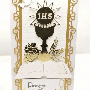 Ręcznie robiona kartka komunijna DL z kielichem, otwartą księgą i napisem „Pierwsza Komunia Święta”, eleganckie złote zdobienia i komunijny motyw